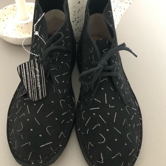 clarks desert boots white